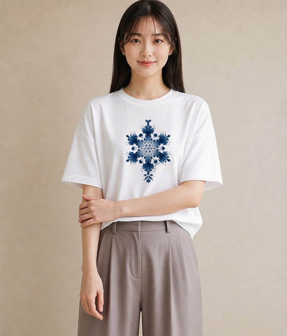 デザインTシャツ レディース 雪の結晶 星空 宇宙 イラスト フェミニン 通勤 在宅 白T YMAZO