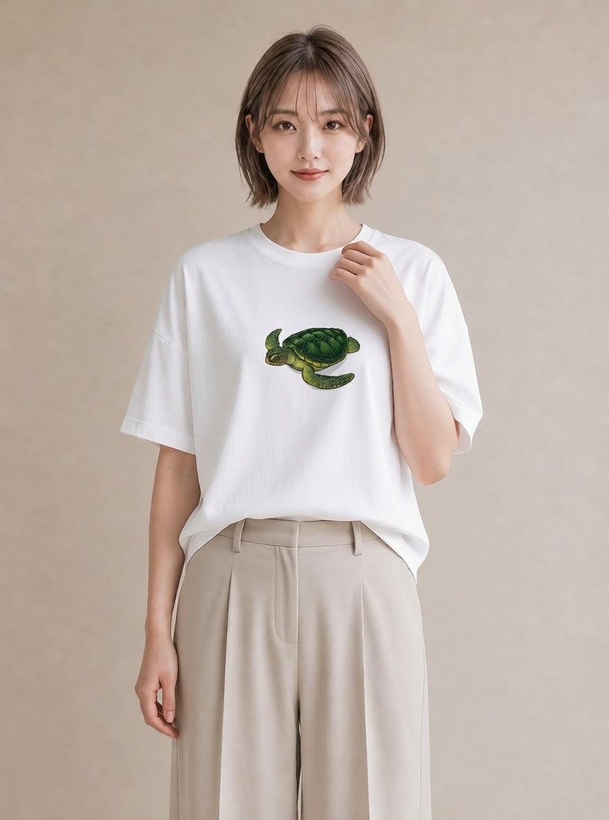半袖Tシャツ レディース ウミガメ 海の生き物 海 イラスト ニュアンス 夏コーデ 通学 白T YMAZO