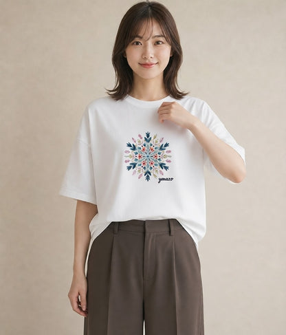 グラフィックTシャツ レディース 雪の結晶 星空 宇宙 イラスト 水彩風 ママ カフェ服 白T YMAZO