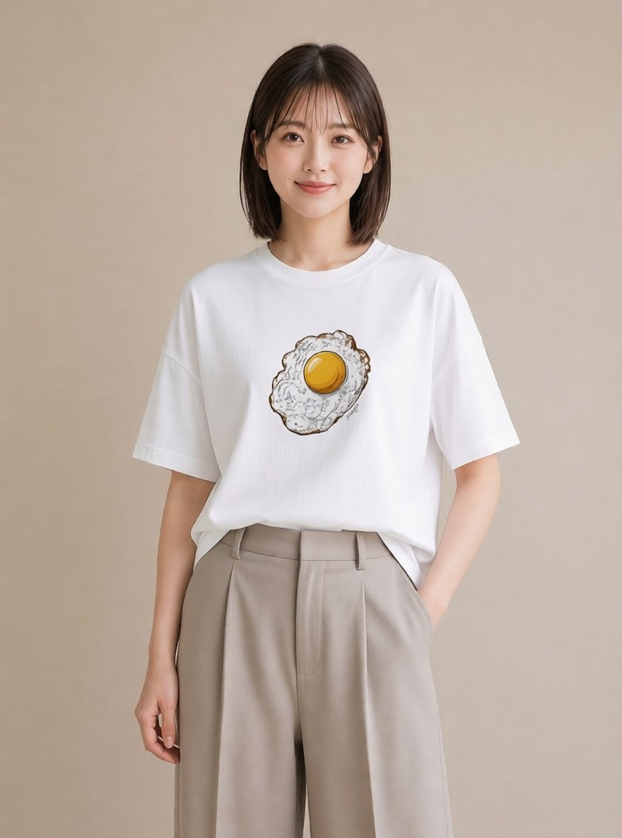 Tシャツ レディース 目玉焼き 食べ物 フード イラスト シンプル 週末コーデ 敬老の日 白T YMAZO