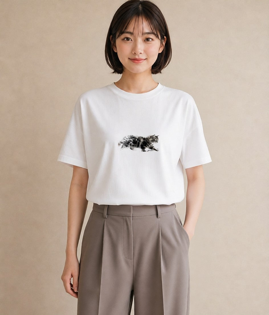 グラフィックTシャツ レディース メインクーン 猫 ねこ イラスト 手描き風 公園 ママ 白T YMAZO