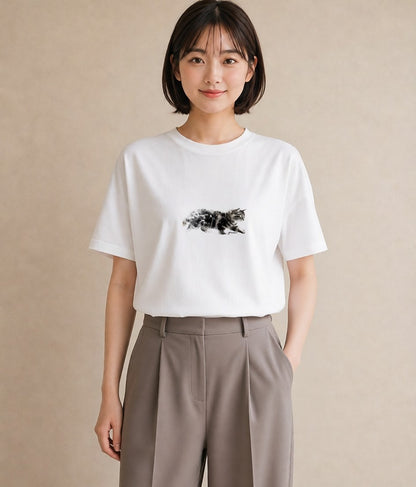 グラフィックTシャツ レディース メインクーン 猫 ねこ イラスト 手描き風 公園 ママ 白T YMAZO