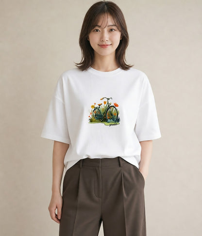 Tシャツ レディース 自転車のかご 自転車 花かご ナチュラル アンティーク イラスト ガーリー 部屋着 女性向けギフト 白T YMAZO
