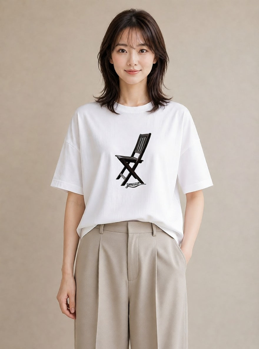 プリントTシャツ レディース 窓辺の椅子 窓辺 椅子 ナチュラル アンティーク イラスト 韓国風 ペアコーデ 秋コーデ 白T YMAZO