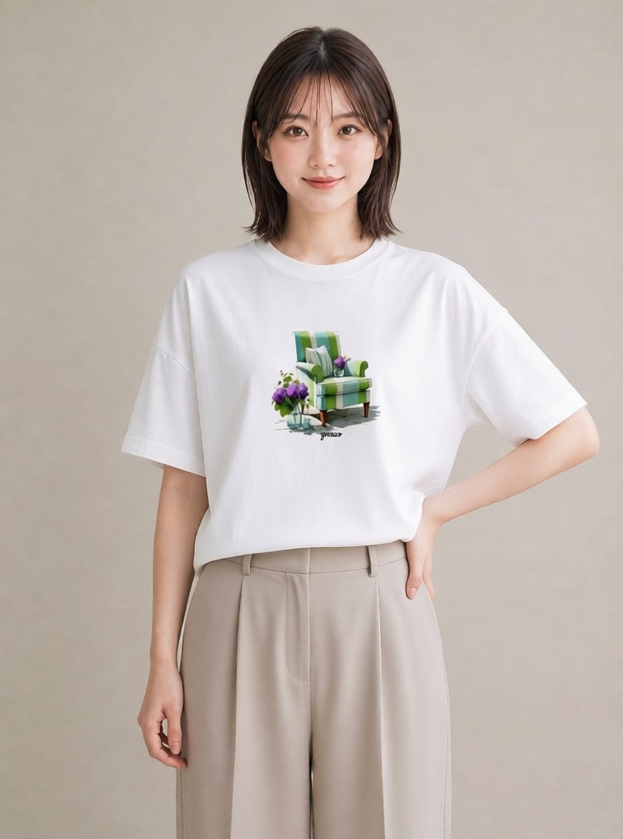 デザインTシャツ レディース 窓辺の椅子 窓辺 椅子 ナチュラル アンティーク イラスト 北欧風 散歩 お出かけ 白T YMAZO