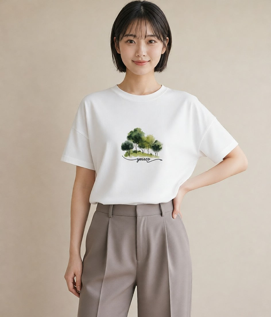 プリントTシャツ レディース 雨上がりの小道 雨上がり 小道 ナチュラル アンティーク イラスト きれいめカジュアル カジュアルコーデ 買い物 白T YMAZO