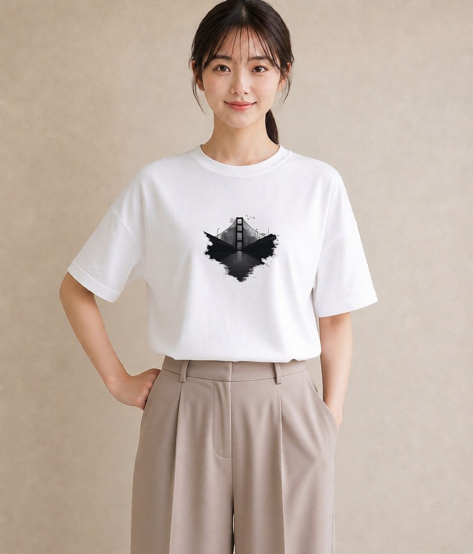 半袖Tシャツ レディース 小川 橋 せせらぎ ナチュラル アンティーク イラスト 旅行コーデ 誕生日プレゼント 綿100 白T YMAZO