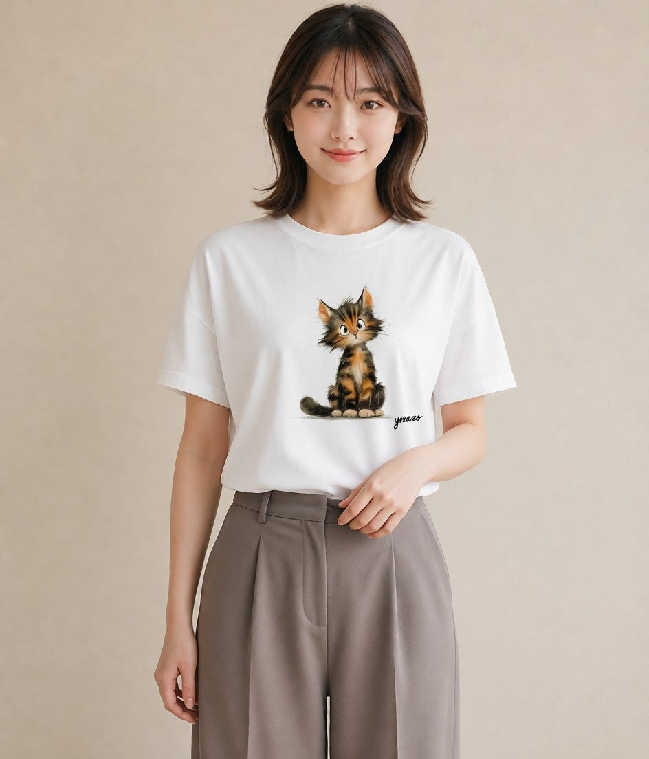 デザインTシャツ レディース 三毛猫 みけねこ 三毛 猫 ねこ イラスト 手描き風 お出かけ 普段着 白T YMAZO