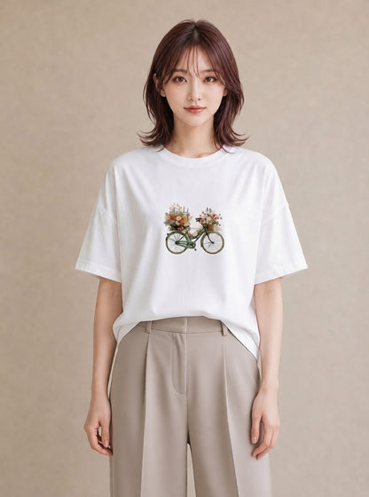 半袖Tシャツ レディース 自転車のかご 自転車 花かご ナチュラル アンティーク イラスト きれいめカジュアル 誕生日プレゼント 綿100 白T YMAZO