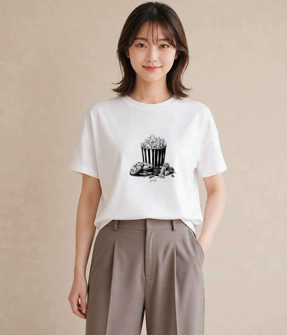 半袖Tシャツ レディース ポップコーン 食べ物 フード イラスト 個性的 帰省 ラフ 白T YMAZO