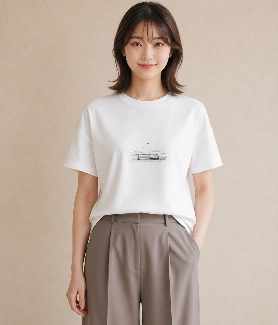 デザインTシャツ レディース 駅のホーム ローカル線 駅 ナチュラル アンティーク イラスト お洒落 女性向けギフト 散歩 白T YMAZO