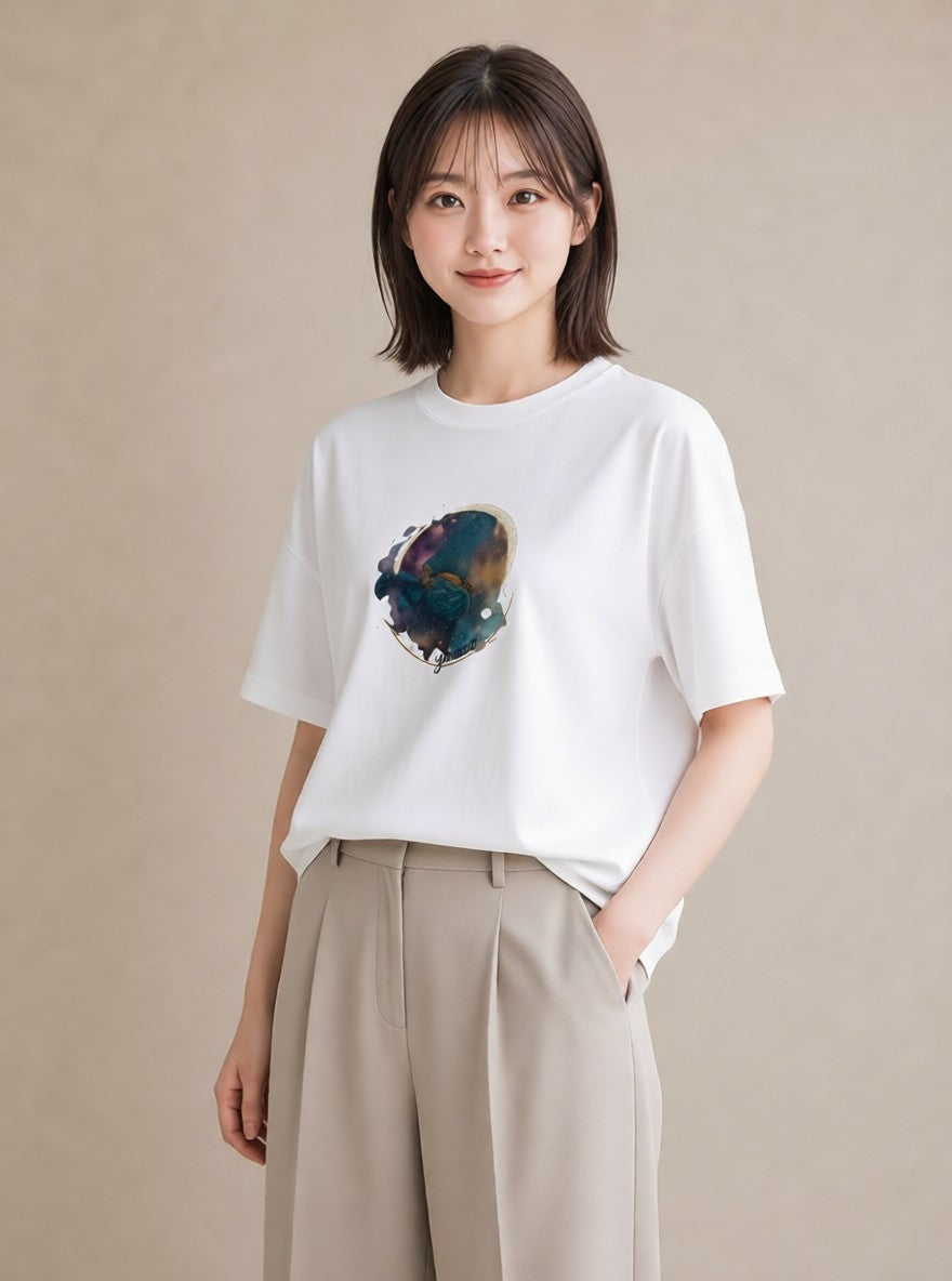 グラフィックTシャツ レディース 双子座 星空 宇宙 イラスト 手描き風 カフェ巡り 女子会 白T YMAZO