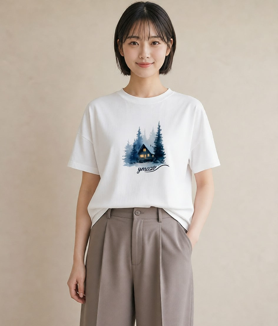 プリントTシャツ レディース 湖畔の小屋 湖 小屋 ナチュラル アンティーク イラスト 線画 ペアコーデ 秋コーデ 白T YMAZO