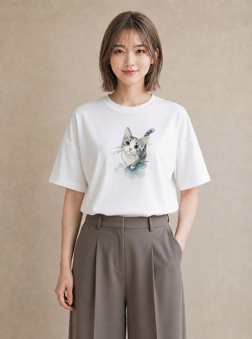 グラフィックTシャツ レディース サビ猫 猫 ねこ イラスト 上品 海 カフェ巡り 白T YMAZO