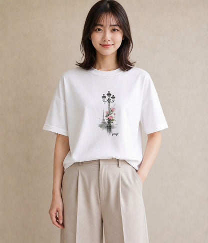 グラフィックTシャツ レディース 街灯 夜霧 夜 ナチュラル アンティーク イラスト 旅行コーデ 春服 ミセス 白T YMAZO