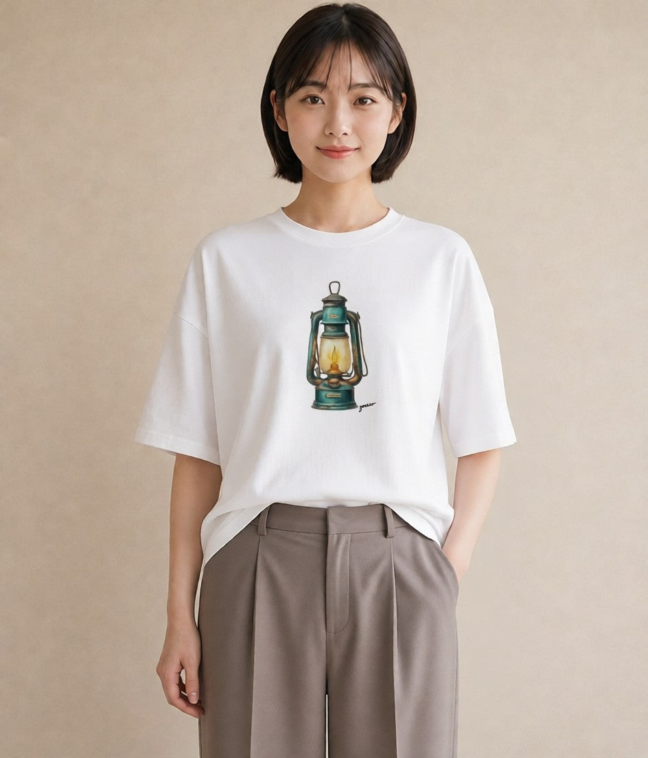 Tシャツ レディース 街灯 夜霧 夜 ナチュラル アンティーク イラスト ポップ 友達ギフト 部屋着 白T YMAZO