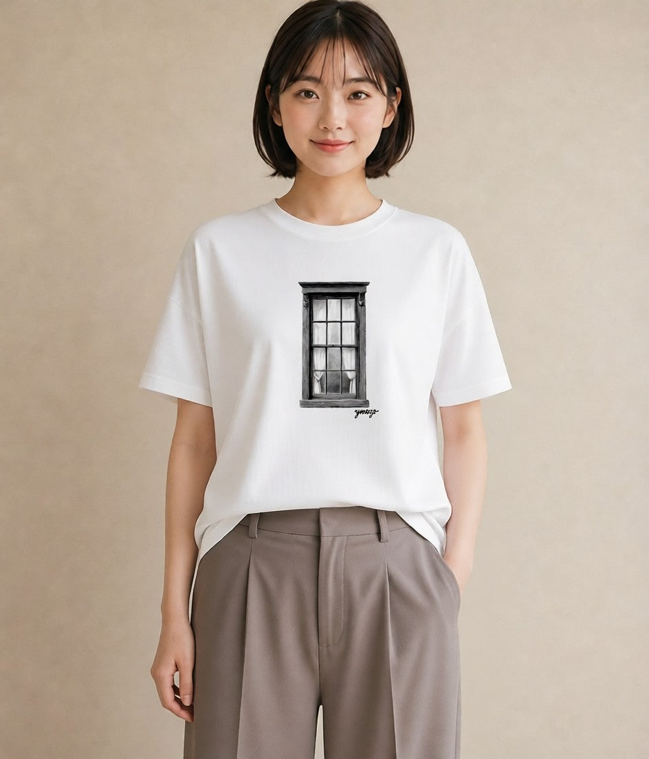 デザインTシャツ レディース 窓辺の椅子 窓辺 椅子 ナチュラル アンティーク イラスト モード 女子会 お揃い 白T YMAZO