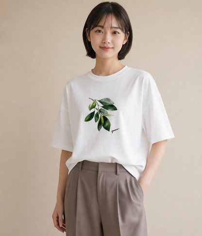 デザインTシャツ レディース ユーカリ 植物 ボタニカル イラスト ニュアンス カジュアルコーデ 買い物 白T YMAZO