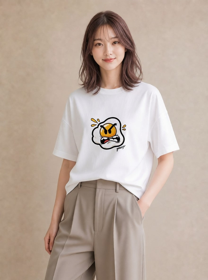 プリントTシャツ レディース 目玉焼き 食べ物 フード イラスト ミニマル 20代 カジュアルコーデ 白T YMAZO