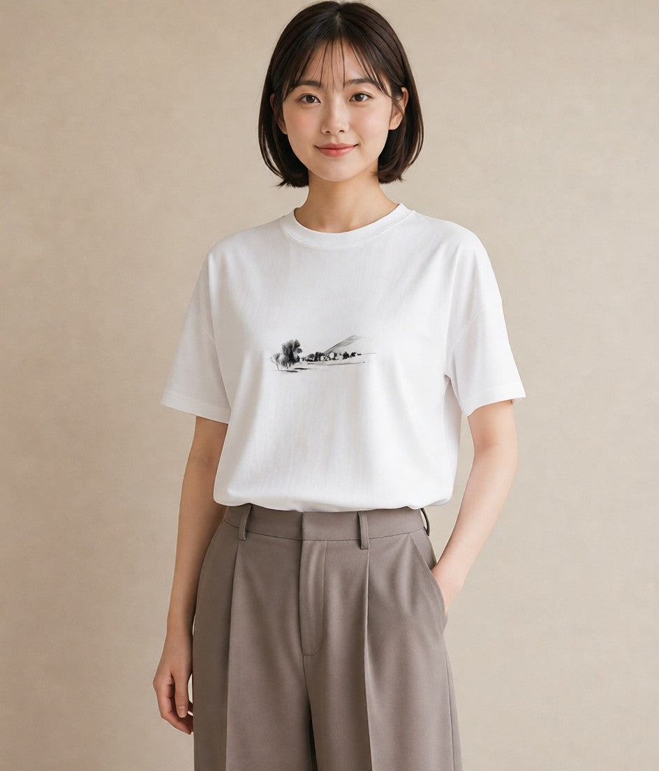 半袖Tシャツ レディース 遠い家と鳥 風景 鳥 ナチュラル アンティーク イラスト きれいめ 秋コーデ おしゃれギフト 白T YMAZO