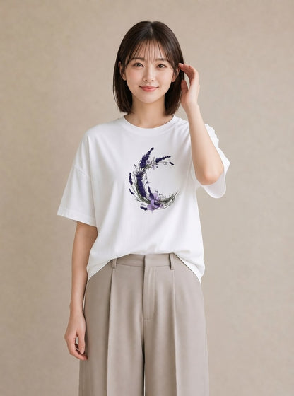 デザインTシャツ レディース ラベンダー 花 花柄 イラスト きれいめカジュアル ミセス 春コーデ 白T YMAZO