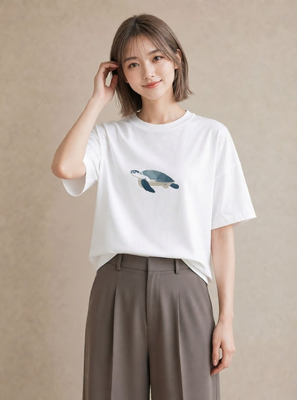 グラフィックTシャツ レディース ウミガメ 海の生き物 海 イラスト モード 20代 カジュアルコーデ 白T YMAZO