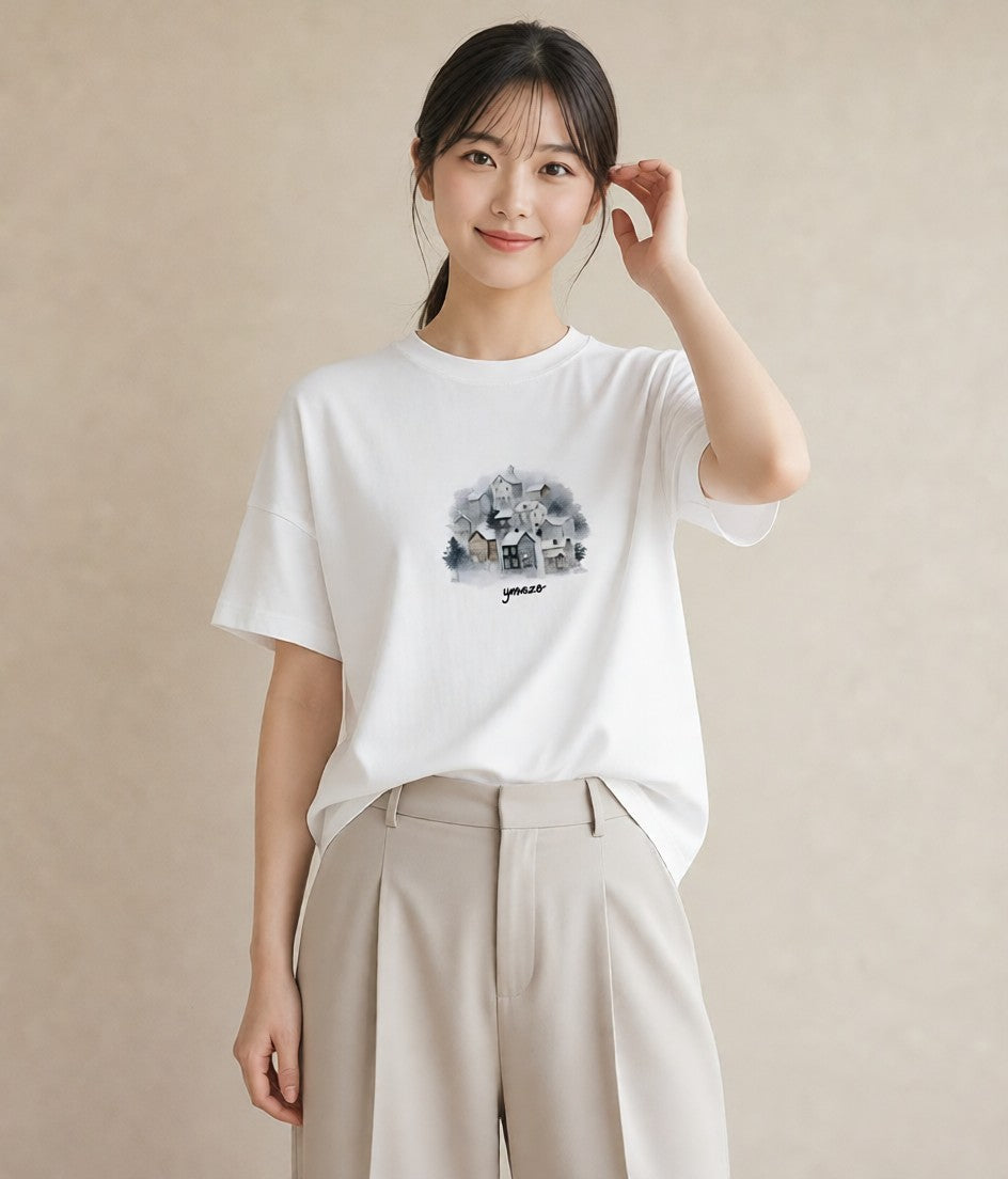 半袖Tシャツ レディース 灯りの家 小屋 夜 ナチュラル アンティーク イラスト アート風 女性 旅行用 白T YMAZO