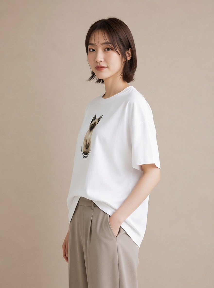 デザインTシャツ レディース おすわり猫 猫 ねこ イラスト 個性的 ラフ レイヤード 白T YMAZO