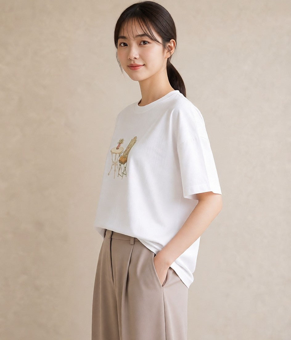 プリントTシャツ レディース 窓辺の椅子 窓辺 椅子 ナチュラル アンティーク イラスト ユニーク 女性 旅行用 白T YMAZO