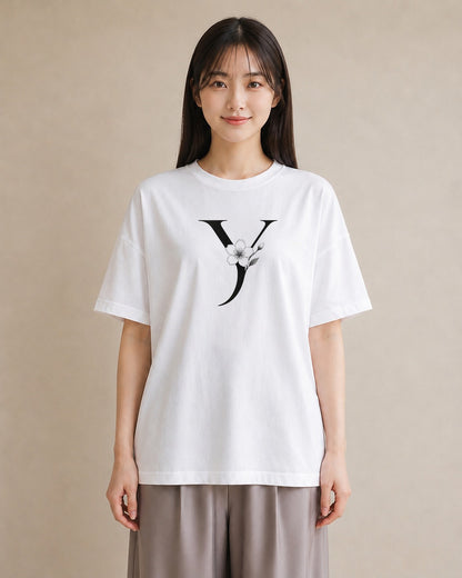 【受注生産】YMAZO Tシャツ レディース 半袖 オーバーサイズ いちご イチゴ 苺 ストロベリー フルーツ 白T 綿100% ホワイト M L 手描き フェミニン ニュアンス 通勤 カジュアル ギフト 2026新｜Y字ロゴ（大きめプリン
