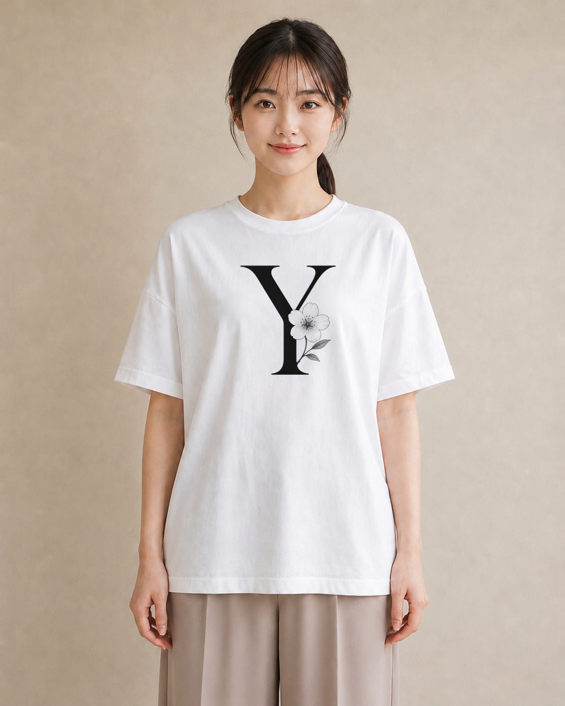 【受注生産】YMAZO Tシャツ レディース 半袖 ゆったり いちご イチゴ 苺 ストロベリー フルーツ 白T 綿100% ホワイト M L 手描き 韓国っぽい 大人可愛い カジュアル お出かけ 初夏 父の日 ギフト｜イニシャルY（大きめプ