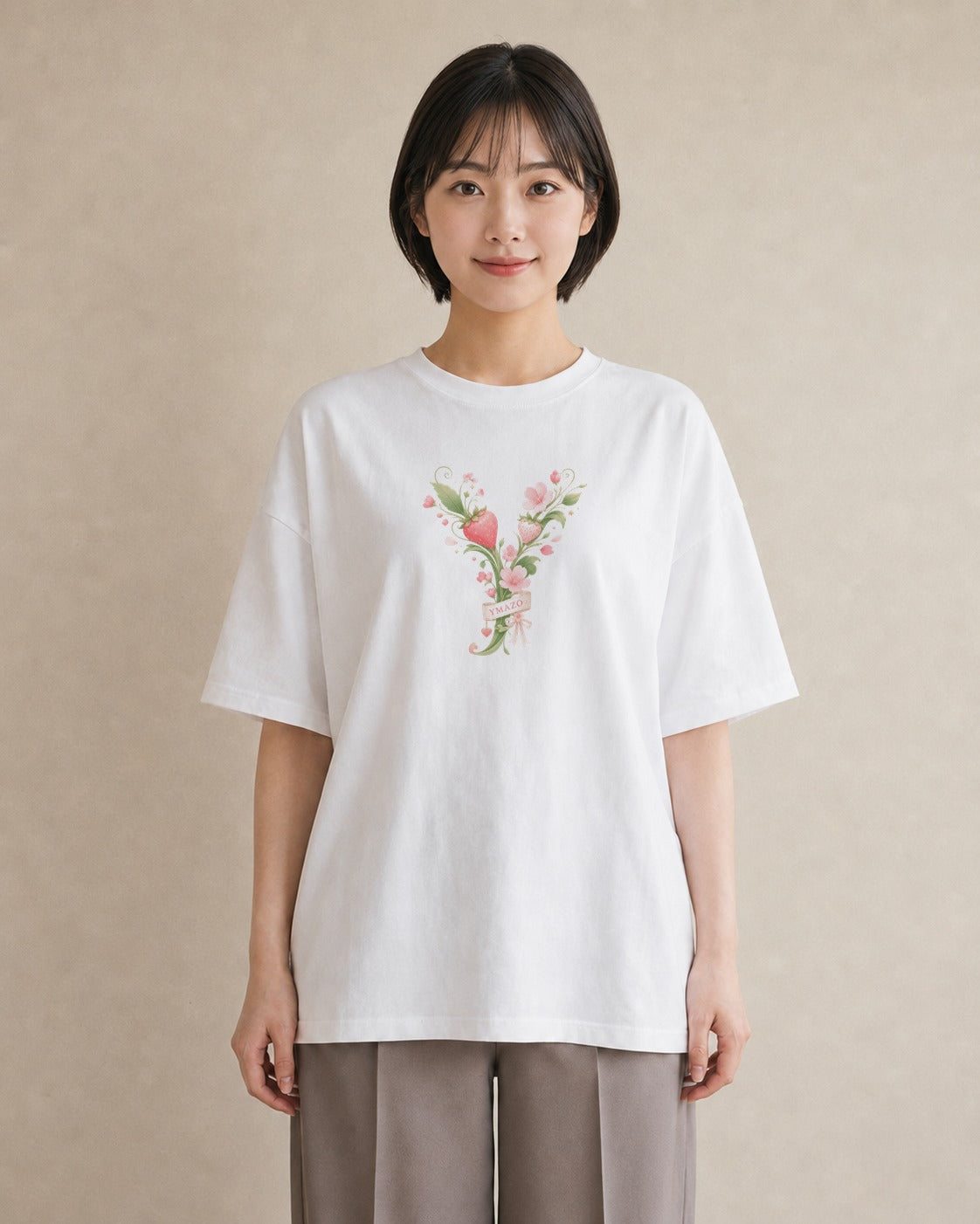 【受注生産】YMAZO Tシャツ レディース 半袖 ゆったり いちご イチゴ 苺 ストロベリー フルーツ 白T 綿100% ホワイト M L ナチュラル ニュアンス フェミニン 通勤 リンクコーデ ギフト 春夏 プレ｜Y字ロゴ（大きめプリン