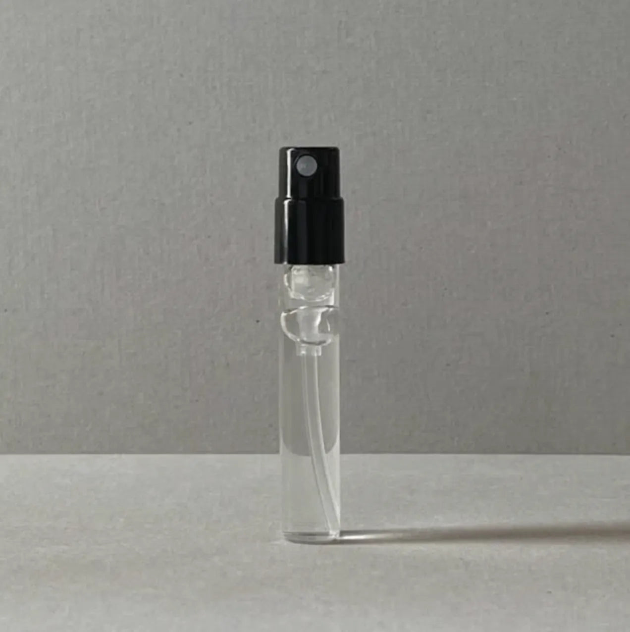 L'ADONÉ ELENYA purple（ラドネ エレニア パープル）2mL スイス・チューリッヒ発のヴィーガン香水